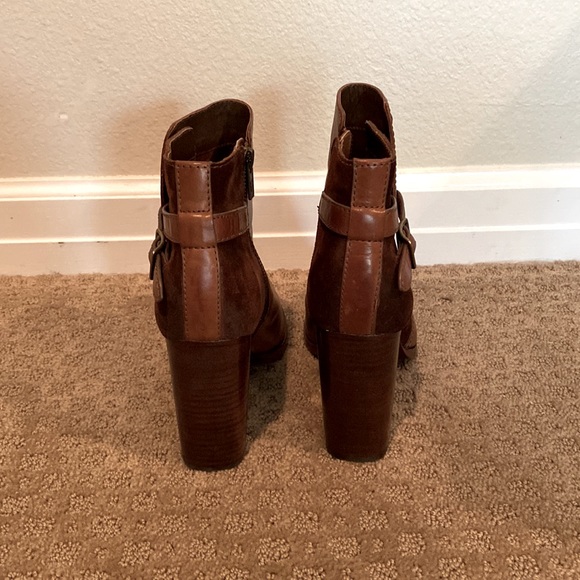 Frye ankle boot. Worn once. Size 8 - Picture 2 of 3